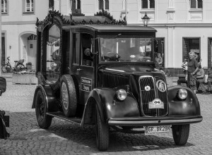 Coche fúnebre en un sueño:significado y simbolismo 