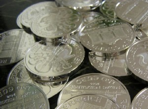 Soñar con Monedas de Plata – Interpretación y Significado 