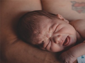 Βλέποντας ένα μωρό που κλαίει σε ένα όνειρο